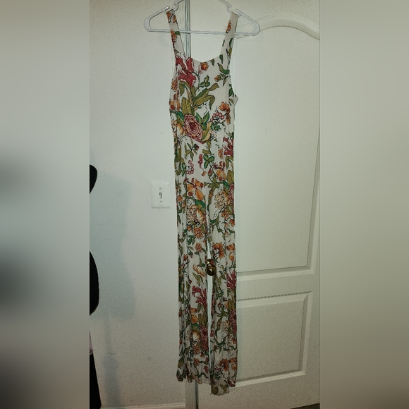 ZARA WOMAN FLOWER JUMPSUIT!!! - Picture 3 of 7